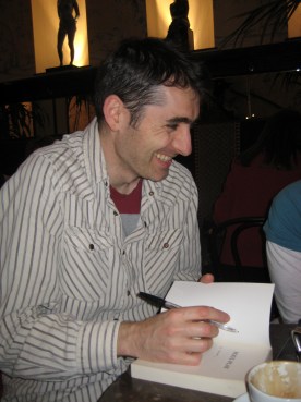 Booksigning at Bewley's, Grafton Street, Dublin, November 2008 (photo by Leonie Weimann).